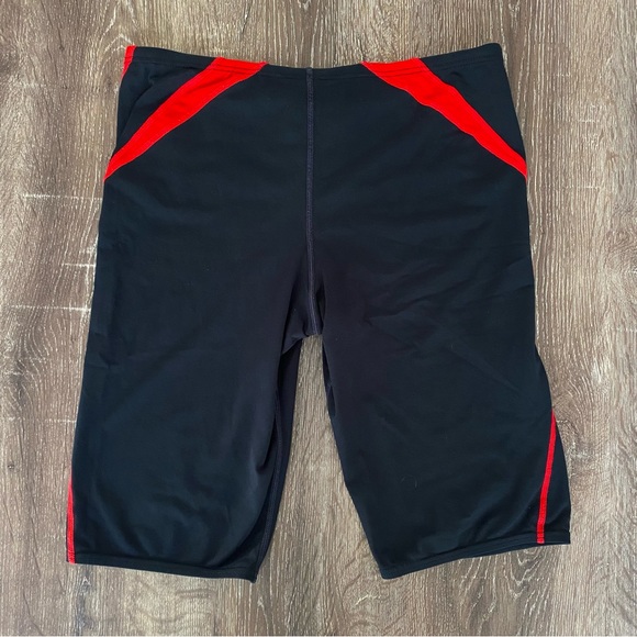 TYR Luxury Black & Red Cycling Shorts - Picture 10 of 11